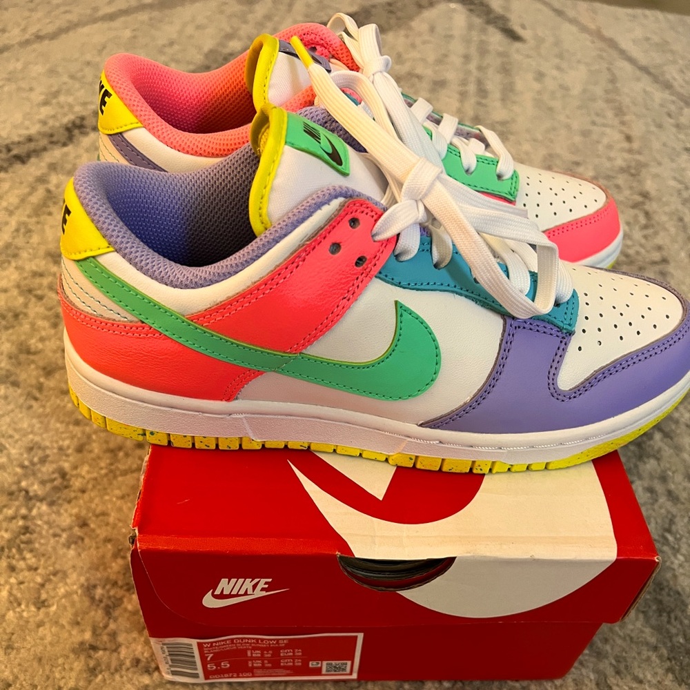 Nike Dunk Low SE Women's Shoe. Size 7  Easter Candy